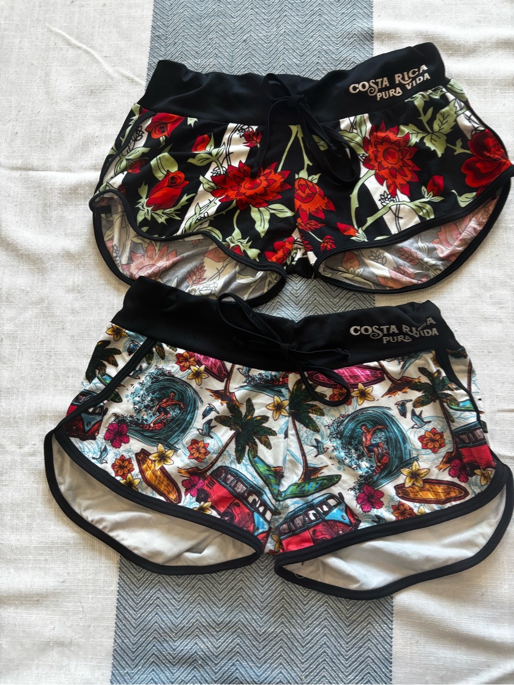 Costa Rica Pura Vida Women's Athletic Shorts - Floral Black & Tropical White